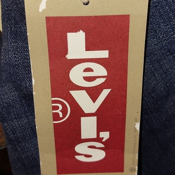 Levis Strauss Bermuda Misses Perfectly Slimming Shorts Size 10 NWT - Picture 9 of 10